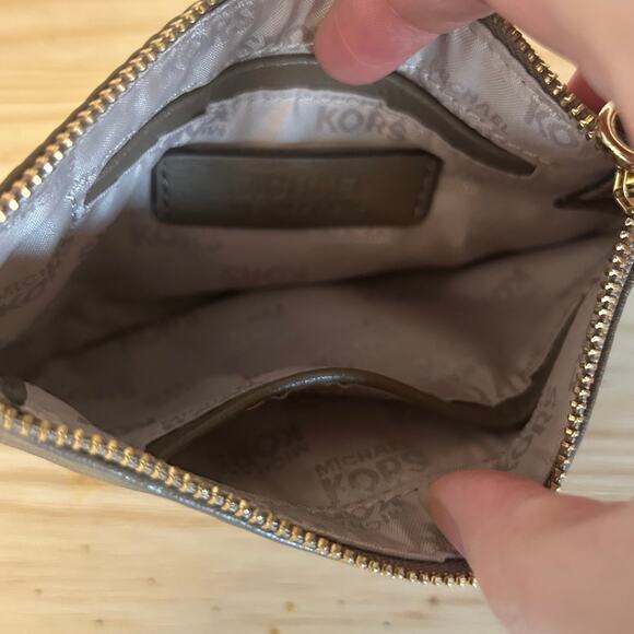 NWT Michael Kors Fulton Leather Wristlet - Picture 6 of 8